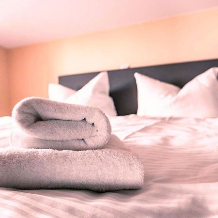 Mit Meerblick Und Balkon, Gratis Nutzung Vom Ahoi Erlebnisbad Und Sauna In Sellin - Meeresblick Fewo 29 괴렌 외부 사진