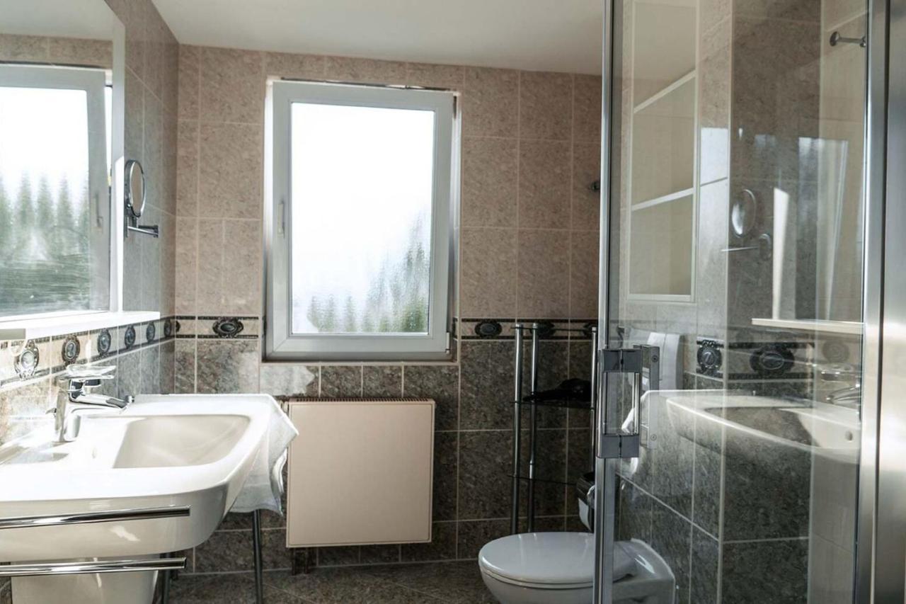 Mit Meerblick Und Balkon, Gratis Nutzung Vom Ahoi Erlebnisbad Und Sauna In Sellin - Meeresblick Fewo 29 괴렌 외부 사진